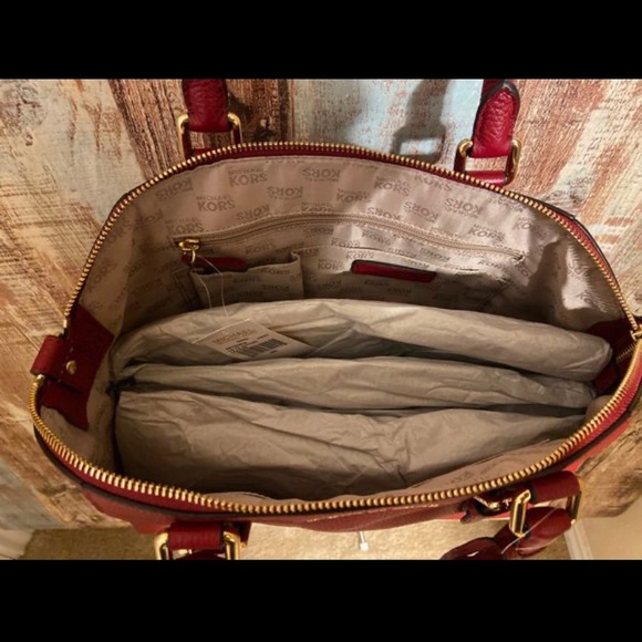 Cherry MK satchel - Picture 3 of 3